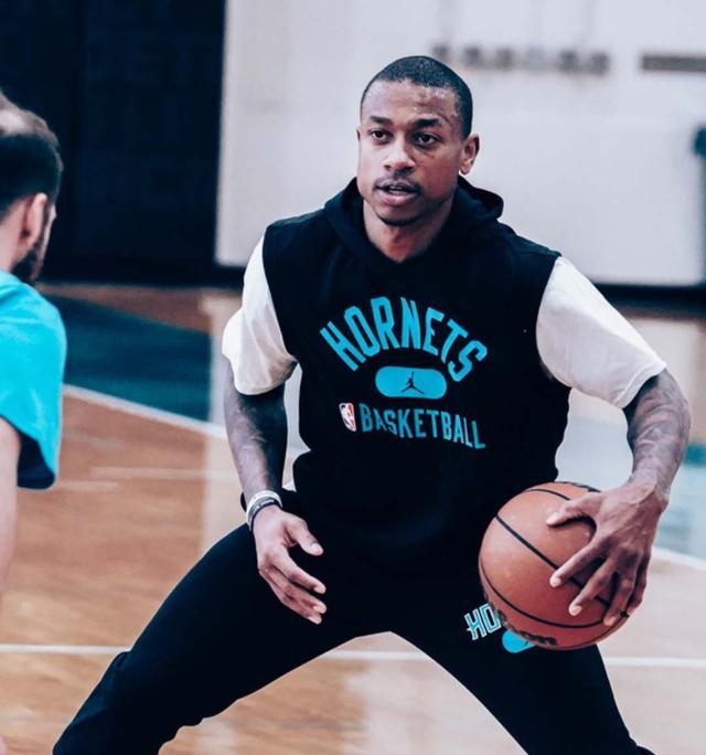 能同时胜任 能同时胜任