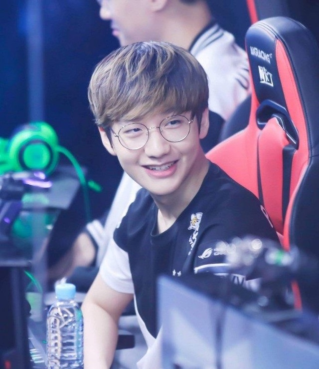 士辉煌背后 士辉煌背后